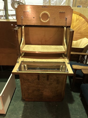 Lot 117 - An Art Deco walnut cocktail cabinet