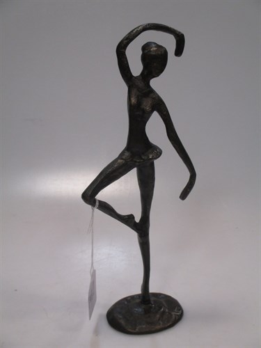 Lot 157 - A bronze model of a ballerina