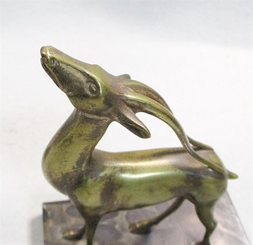 Lot 17 - Géorges Benoit, (French, 20th century), a pair of Art Deco bronze models of Gazelle