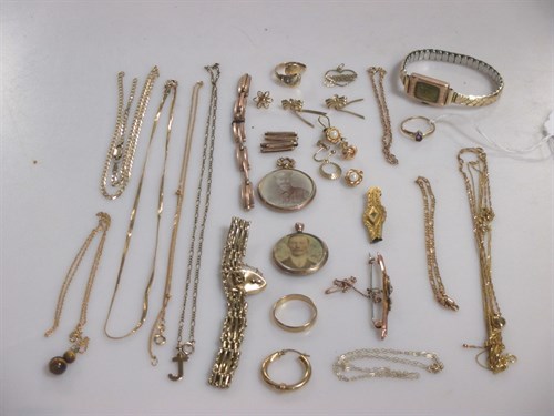Lot 179 - A collection of 9ct jewellery including...