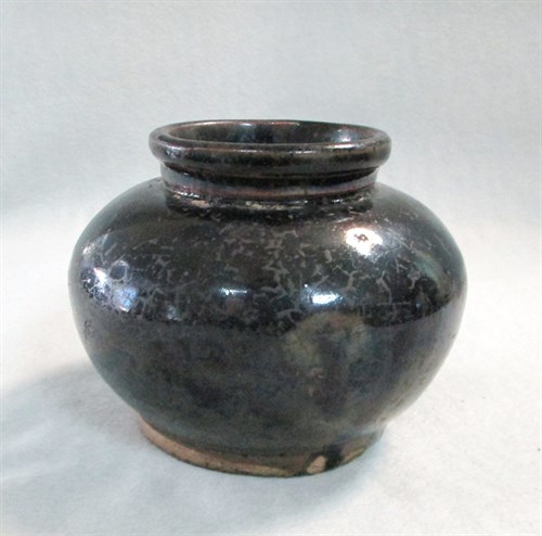 Lot 28 - A Song/Jin dynasty black glazed russet jar