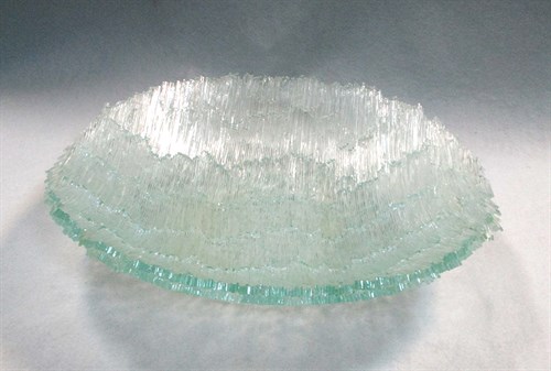 Lot 1 - Lorna Fellas, (British, 20th century), a glass bowl