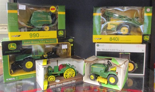 Lot 36 - ERTL; A 990 Round Bale, boxed, A 15776 John...