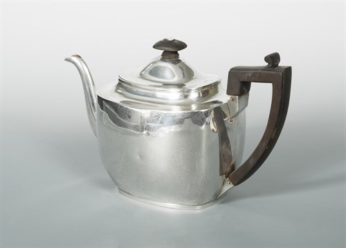 Lot 56 - A George III silver teapot
