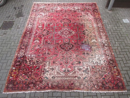 Lot 464 - A Persian rug, 390 x 287cm