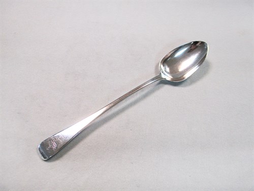 Lot 37 - A George III silver basting spoon