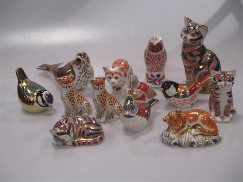 Lot 127 - A collection of 13 Royal Crown Derby porcelain...