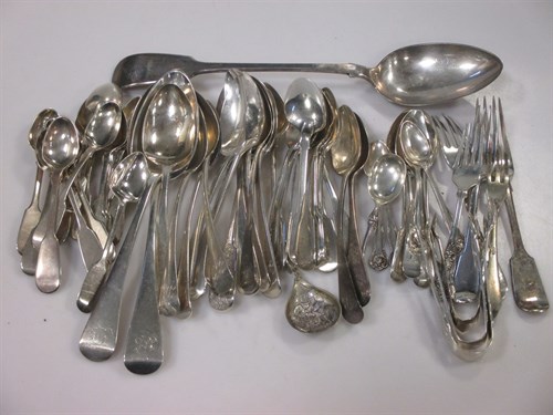 Lot 198 - A quantity of silver spoons, tea spoons etc. 46oz