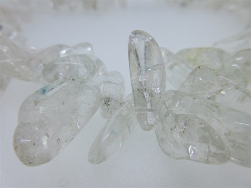 Lot 256 - An abstract rock crystal nugget necklace