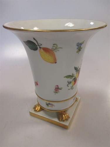 Lot 84 - A Herend porcelain Regency style large spill...