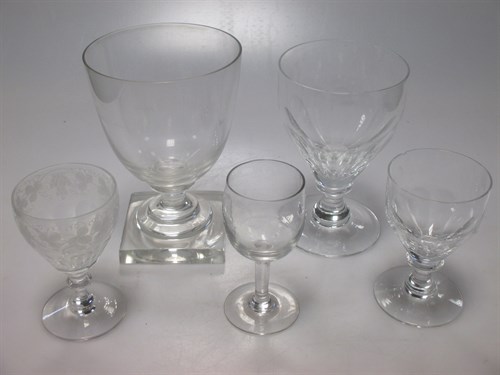Lot 107 - A collection of drinking glassware to include...