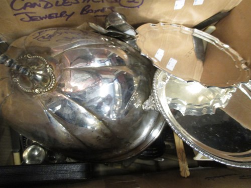 Lot 237 - A collection of plated ware to include waiters,...