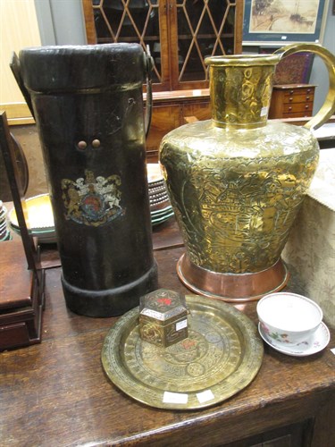 Lot 135 - A late Victorian leather shell carrier with...