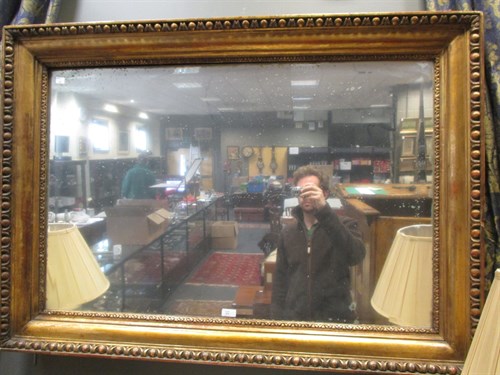 Lot 371 - A gilt framed wall mirror 118 x 84cm