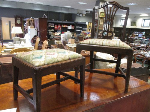 Lot 388 - A Hepplewhite style mahogany child's dining...