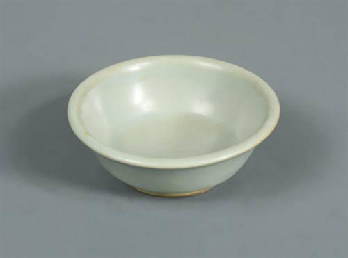 Lot 33 - A Song dynasty Longquan celadon brush washer