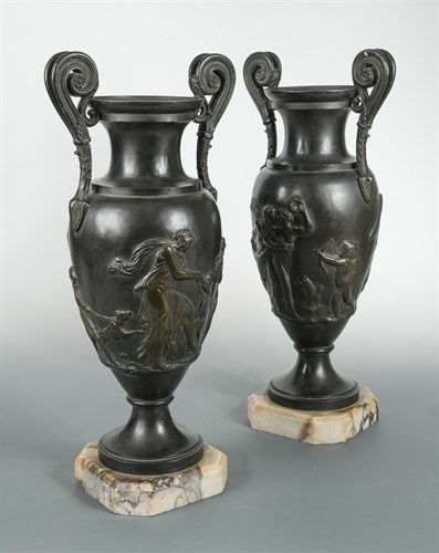 Lot 422 - After the Antique, a pair of bronze vases