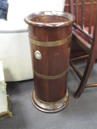 Lot 346 - An Edwardian mahogany stick stand, 66cm high