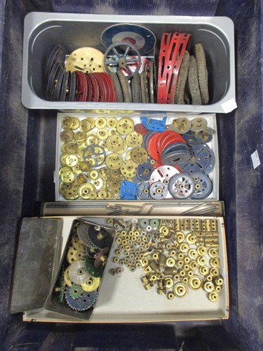 Lot 45 - Meccano Collection mainly pre-war gears, brass...