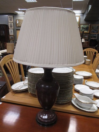 Lot 401 - A simulated marbled tin plate vase lamp and...