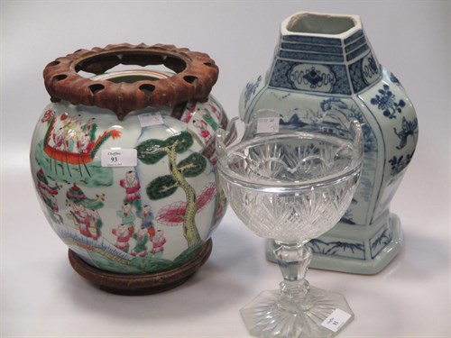 Lot 93 - A Chinese ginger jar and blue & white vase and...