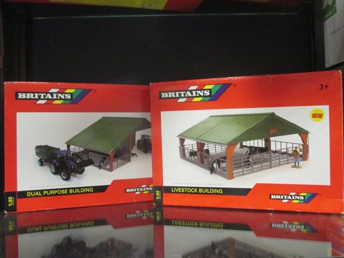 Lot 16 - Britains: 42734 Livestock building, 42733 Dual...