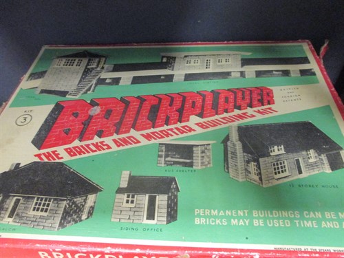 Lot 39 - Brickplayer, Kit 3 bricks and mortar building...