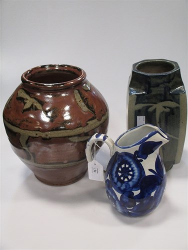 Lot 138 - A collection of ceramics to include two...