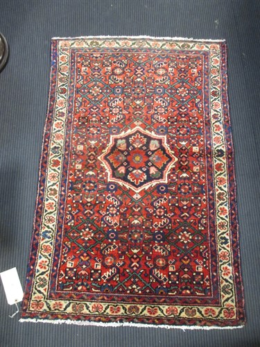 Lot 466 - A Hamadan rug, 1.25 x 0.80m