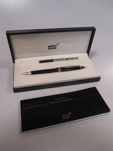 Lot 145 - A MontBlanc Meisterstück Gold-Coated Classique...