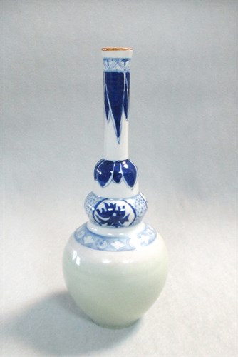 Lot 126 - A gourd shaped bottle vase, late 19th or early 20th century