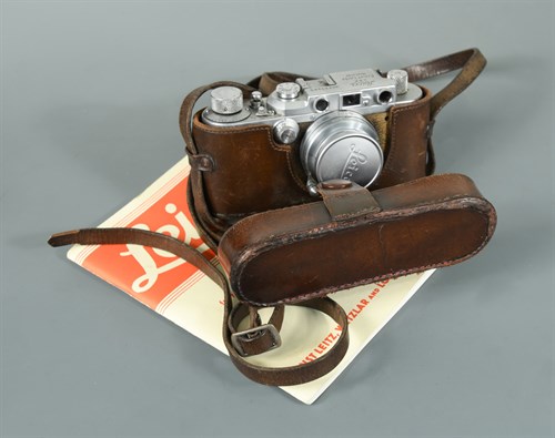Lot 223 - A 1936-7 Leica Model IIIa, no. 227465