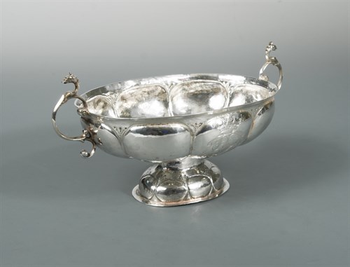 Lot 20 - An 18th century Dutch metalwares brandy bowl
