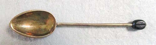 Lot 139 - Two sets of 20th century silver and enamelled coffee spoons