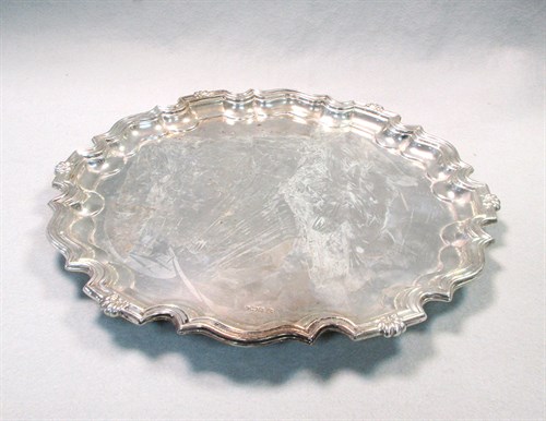 Lot 100 - An Edward VII silver salver