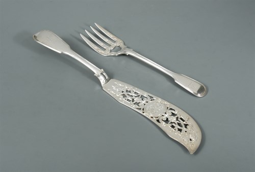 Lot 86 - A pair of Victorian silver fish servers