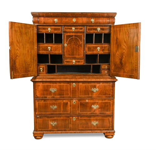 Lot 323 - A William and Mary walnut cabinet