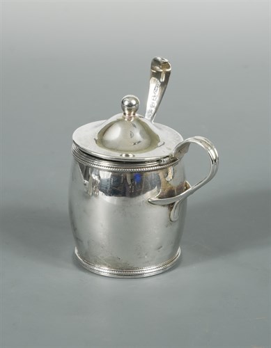 Lot 58 - A George III silver barrel shaped mustard and spoon