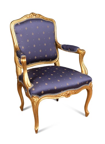 Lot 590 - An 18th century style gilt framed salon chair