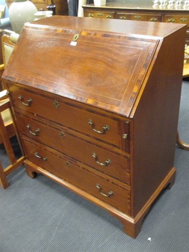 Lot 313 - A mahogany bureau, 107 x 92 x 50cm