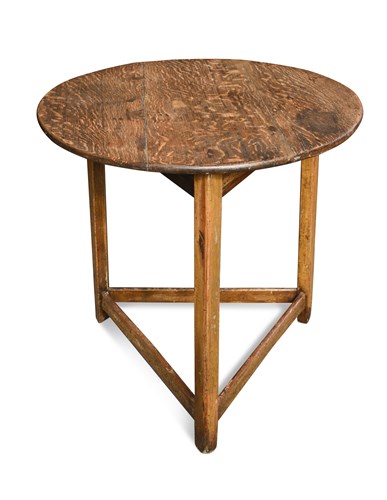Lot 317 - An 18th century oak cricket table