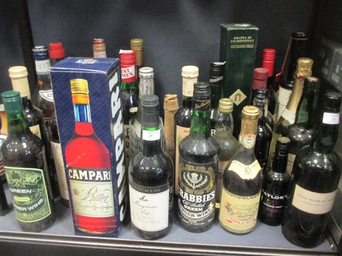 Lot 25 - A quantity of liquor and spirits, to include...