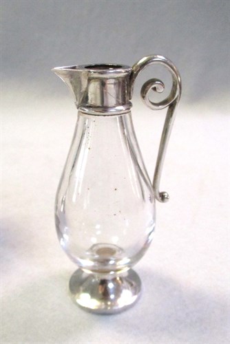Lot 91 - A Victorian silver travelling communion set