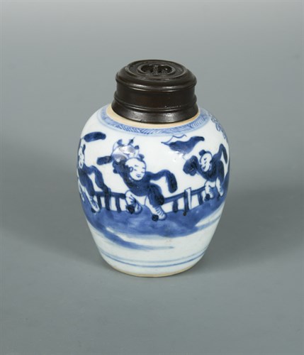 Lot 113 - A blue and white jar with wood cover, Qing dynasty
