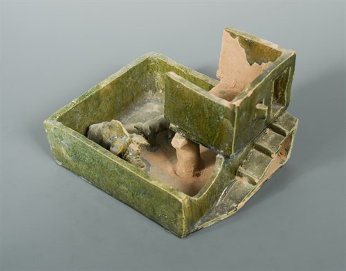 Lot 12 - A Han dynasty green glazed farmyard