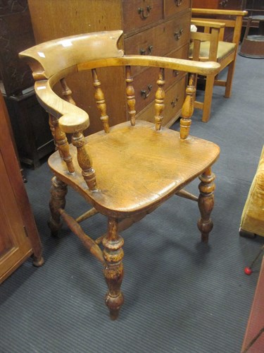 Lot 316 - A late Victorian or Edwardian turned frame...