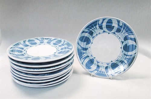Lot 45 - Alan Caiger-Smith (British, born 1930), a set of ten dinner plates