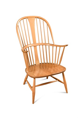 Lot 126 - An Ercol comb-back double bow 'Chairmakers' Windsor armchair
