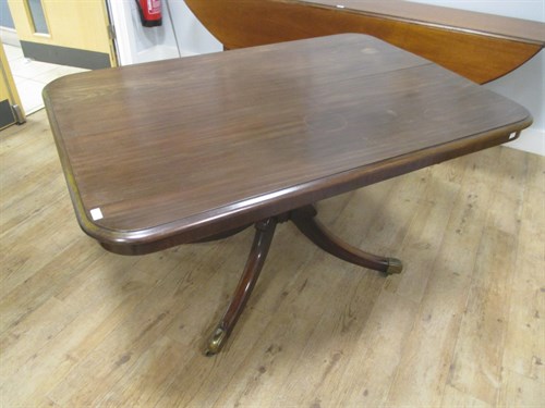 Lot 380 - A late Regency mahogany pedestal supper table,...