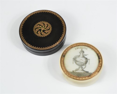 Lot 461 - An early 19th century French ivory and yellow metal box and cover